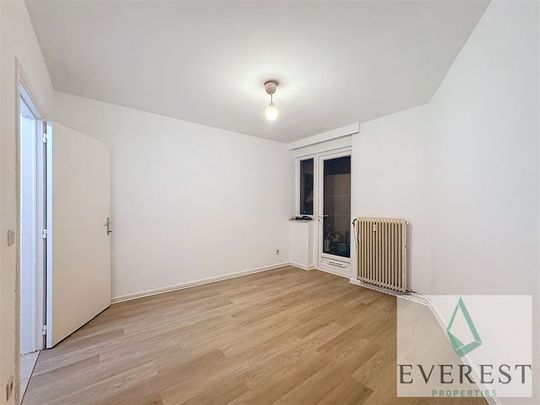 Près du centre ville! Bel appartement non meublé 2 CHAMBRES AVEC BALCON - Photo 1