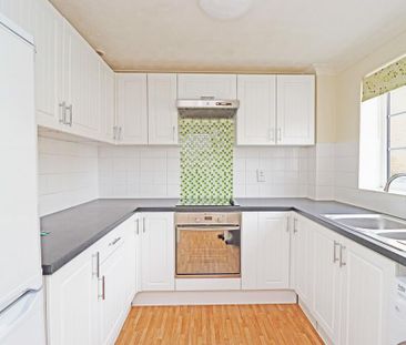 2 bedroom semi-detached house to rent - Photo 3