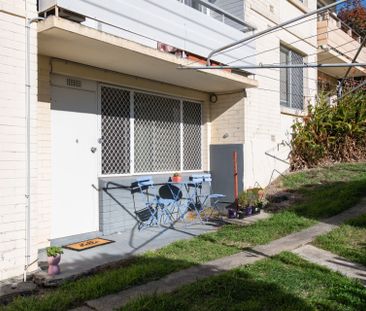 Lovely location, Live Here! - Photo 1