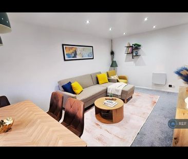 1 bedroom in a flat share to rent - Photo 3