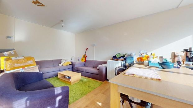 4 bedroom flat to rent - Photo 1