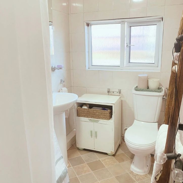 2 Bed Flat, Holland Park Avenue, W11 - Photo 1