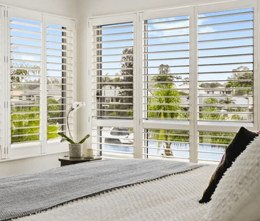 Luxury North-Facing Waterfront Residence in the heart of the Gold C... - Photo 5