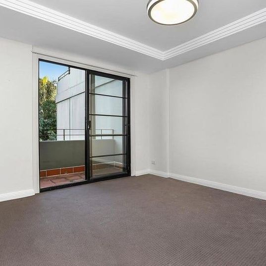 Tri Level Townhouse in the heart of Alexandria - Photo 1