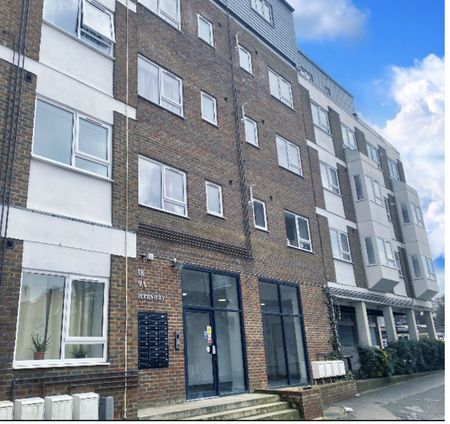 QUEENSWAY, BLETCHLEY - 2 BEDROOMS - Photo 2
