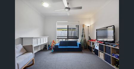 Modern Family Home in Prime Pimpama Location – Close to Schools, Shops & M1 - Photo 2