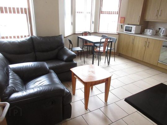 Great 3 Bedroom Apartment, 2a Carmel Street, University Quarter!, Belfast, BT7 1QE - Photo 1