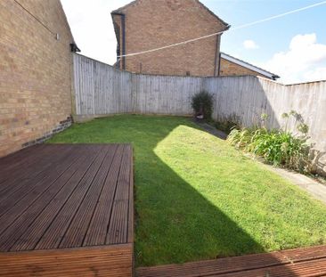 3 bedroom detached house to rent - Photo 2