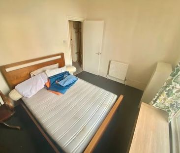Room in a Shared Flat, Stroud Green Road, N4 - Photo 3