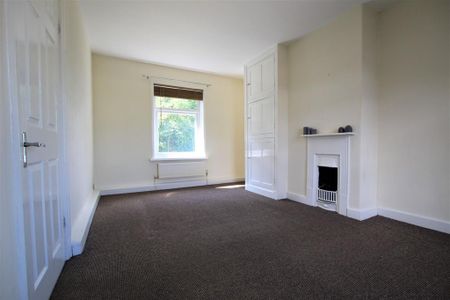 2 bedroom semi-detached house to rent - Photo 2