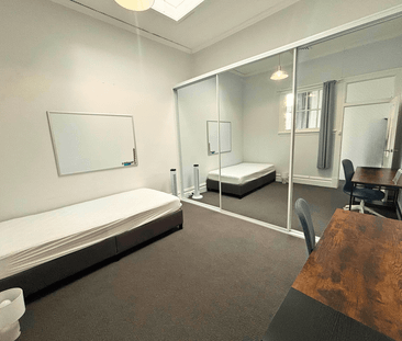 Spacious & Convenient Fully Furnished Apartment - All Bills Included - Photo 3