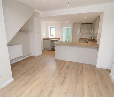 House - Terraced For Rent Thurston Road, Pontypridd - Photo 1