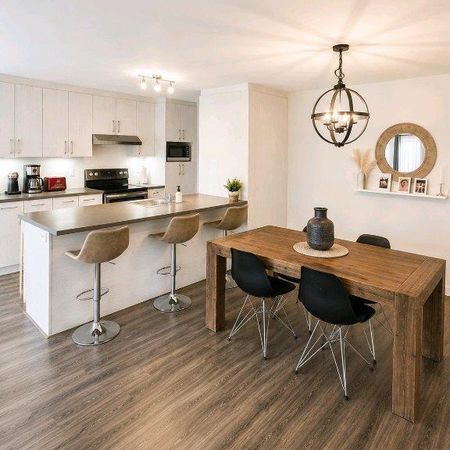 🔥 1 MOIS GRATUIT | Condo 4 et demi sur 2 étages | Internet inclus | Val-Bélair - Photo 3