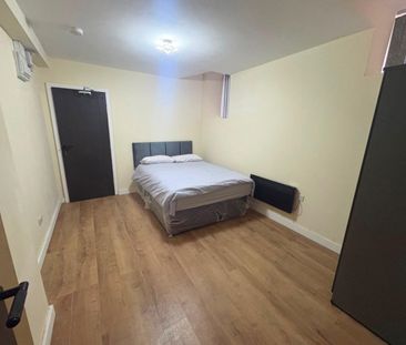 1 bed 512 - To Let - Photo 2