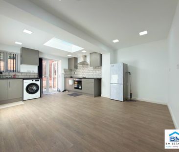 2 bedroom semi-detached house to rent - Photo 3