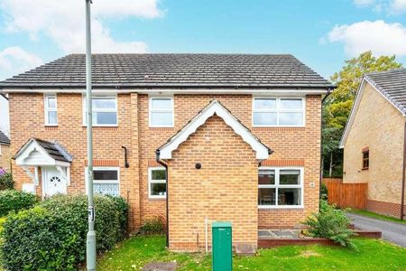 Guildford, Surrey, Gu, Stoughton, GU2 - Photo 3