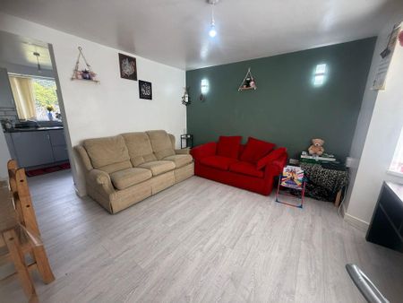3 bedroom terraced house to rent - Photo 5