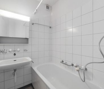 Temporary 3-ZWG on the 3rd floor, in 8048 Zurich for rent until 31.... - Photo 3