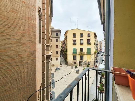 Carrer de les Danses, Valencia, Valencian Community 46001 - Photo 1