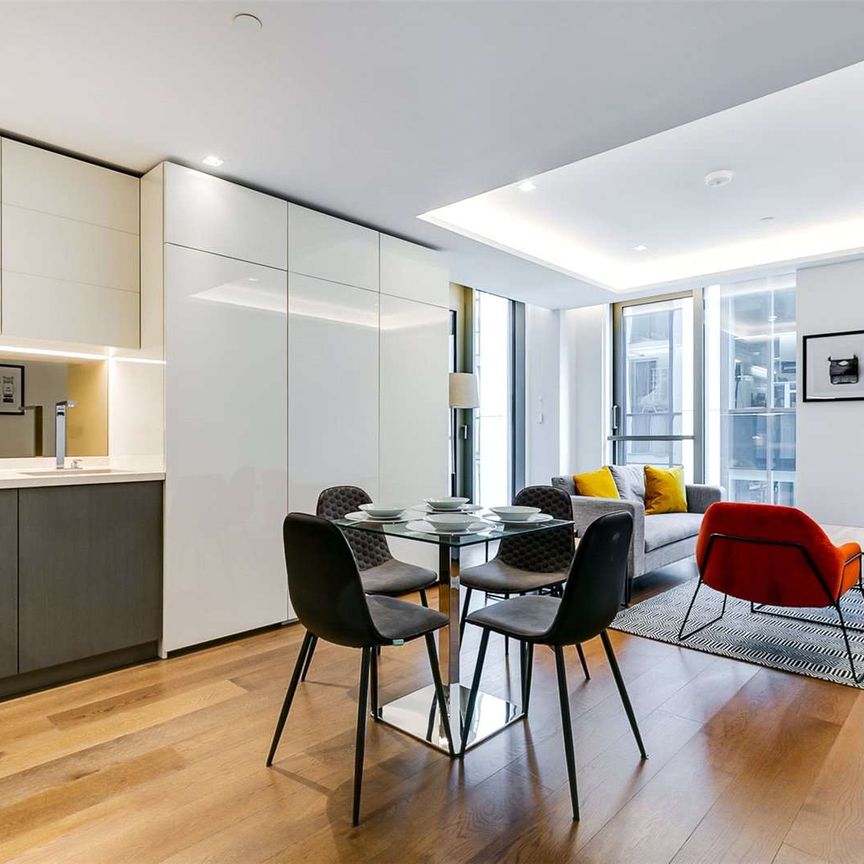 Luxury one bed apartment in Southbank Place with access to the leisure facilities including pool, gym and spa. - Photo 1