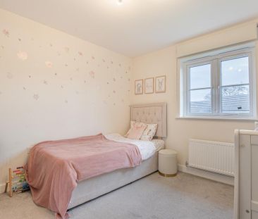 4 bedroom detached house to rent - Photo 4