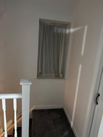 2 Bed Semi-Detached House, Stanage Rise, S12 - Photo 3