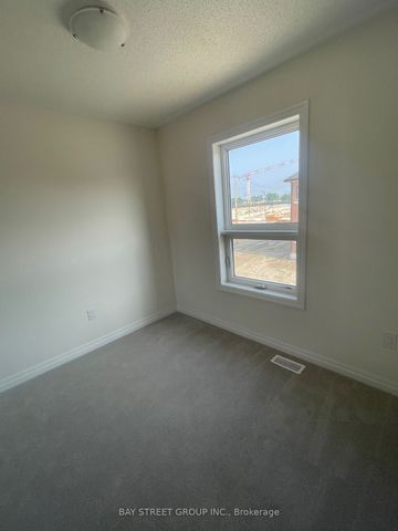 For Lease - 160 William Booth Avenue, Newmarket, Ontario - Photo 3