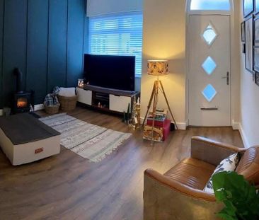 3 bedroom semi-detached house to rent - Photo 2