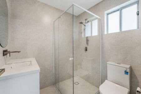 Modern 3-Bedroom Home in Prime Casula Location - Photo 5