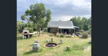 CHARMING VICTORIAN COTTAGE - Photo 5