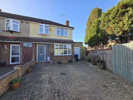 3 bedroom terraced house to rent - Photo 2