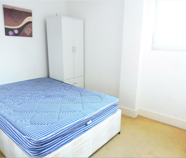 Golate Court, CARDIFF - Photo 5