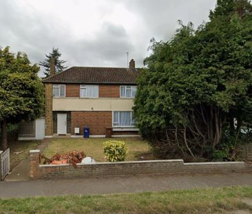 Princess Margaret Road, East Tilbury, Tilbury RM18, London - Photo 1