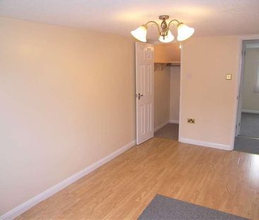 The Links, Hawthorn, Corsham, SN13 - Photo 3