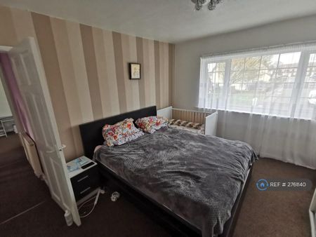 3 bedroom maisonette to rent - Photo 3