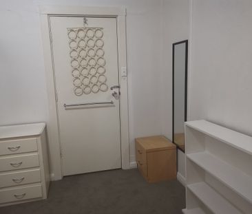 6-bedroom shared house / townhouse, Crozier Avenue - Photo 1