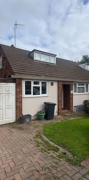 3 bedroom semi-detached bungalow to rent - Photo 1