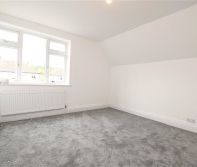 3 Bed Property To Rent - Photo 4
