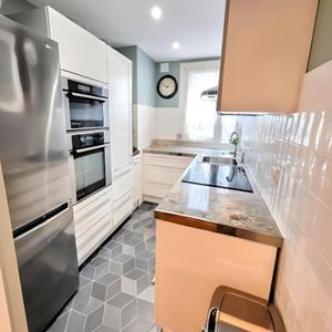 Location Appartement 3 pièces 50m² ST GERMAIN LES ARPAJON 91180 - Photo 2