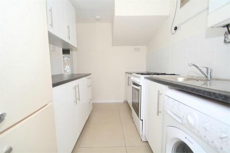 Mill Close, West Drayton, Middlesex - Photo 4