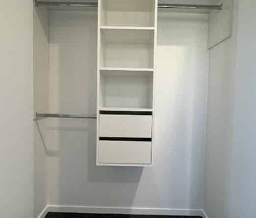 Contemporary Townhouse with Comfort & Convenience - Photo 2