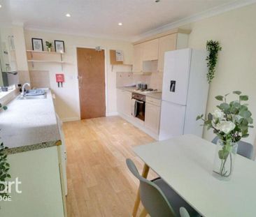 1 bedroom in a house share to rent - Photo 4