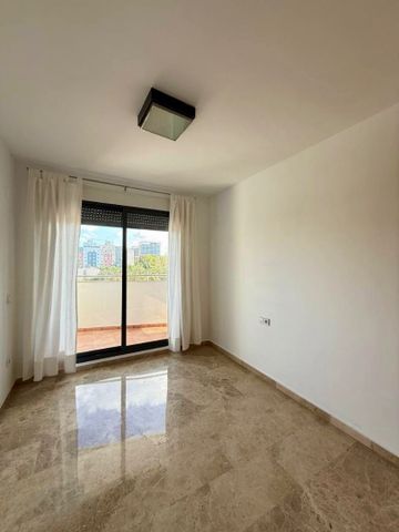 Piso de alquiler en Avinguda de Manuel de Falla, 2, Nou Campanar - Photo 2