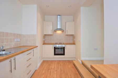 2 bedroom flat to rent - Photo 5