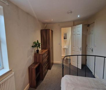 1 bedroom in a house share to rent - Photo 4