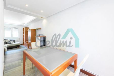 Piso de alquiler en Francisco Cambo, Vallobín - Photo 3