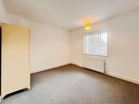 Gainsborough Avenue, Tilbury, RM18 - Photo 4