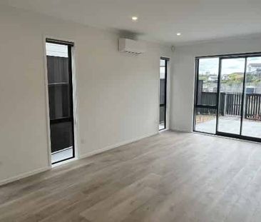 Modern Townhouse - Photo 4