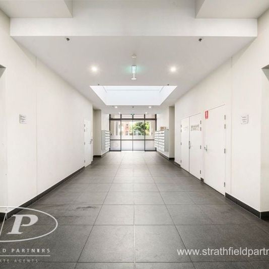 Arriva Strathfield | Huge Luxury 2 Bedroom Apartment - Photo 1