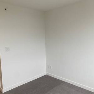 wall center 2 bed/2 bath apartment for rent - Photo 2